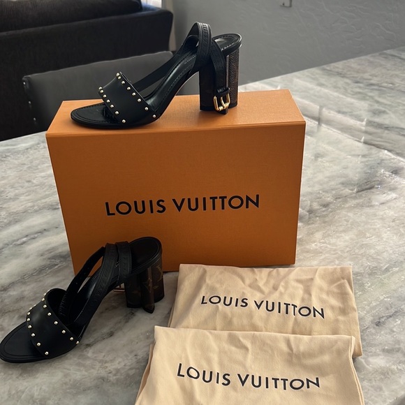 Louis Vuitton heels. Worn once and in prestine condition. Size 37. Beauties!! - Picture 2 of 7